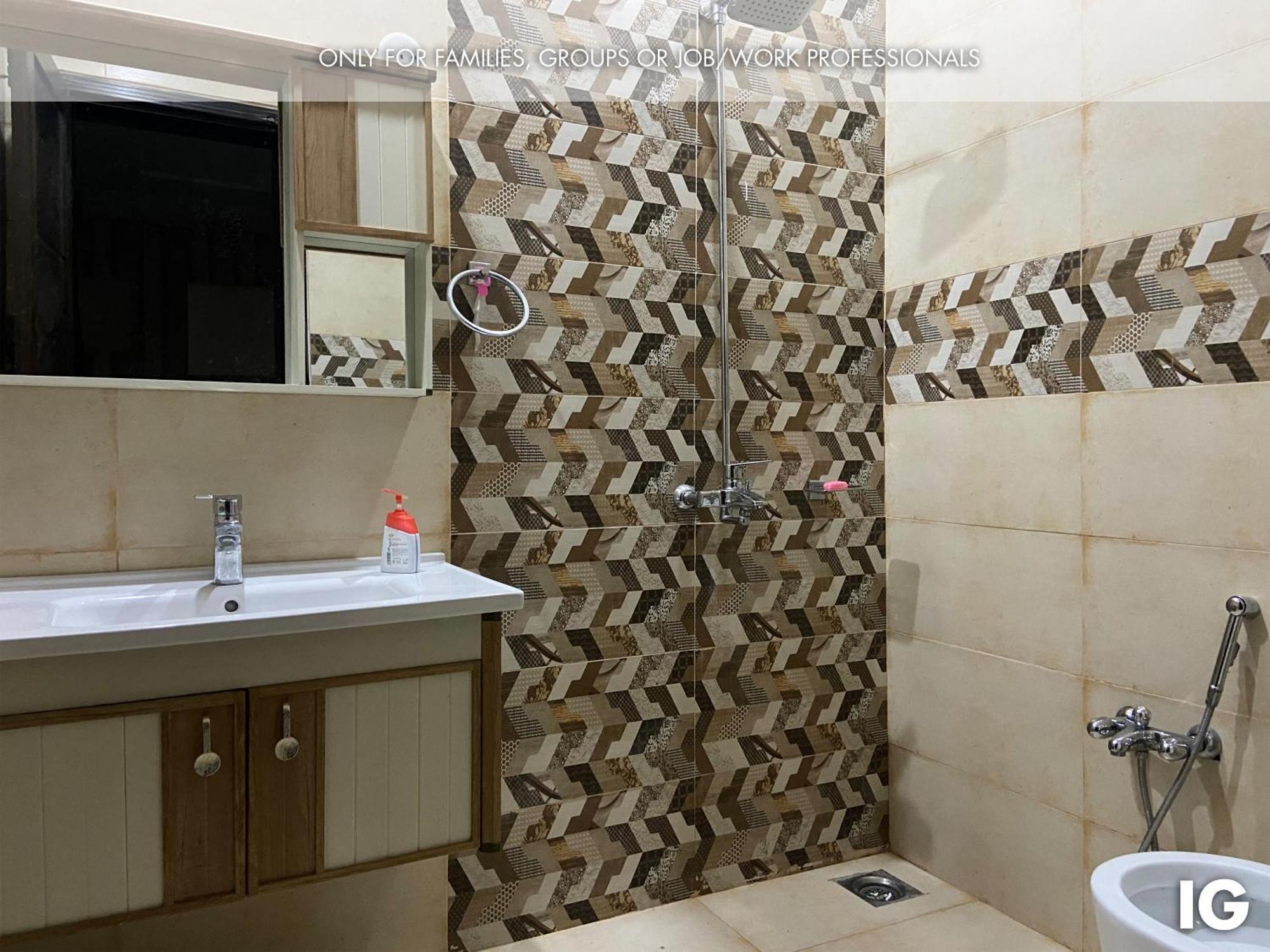 3 Bedroom Furnished Holiday Home Near Valencia Town, Lake City & Ring Road Lahore Buitenkant foto