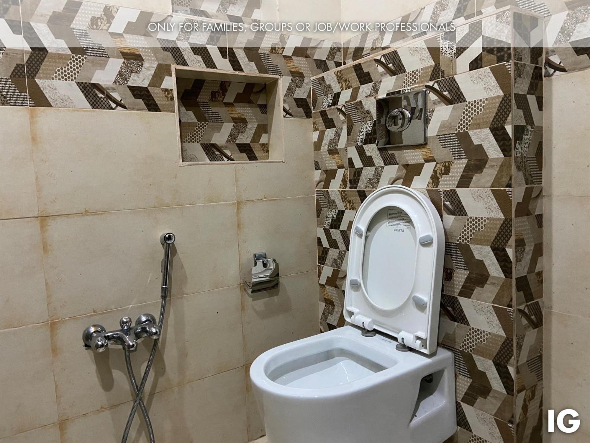 3 Bedroom Furnished Holiday Home Near Valencia Town, Lake City & Ring Road Lahore Buitenkant foto